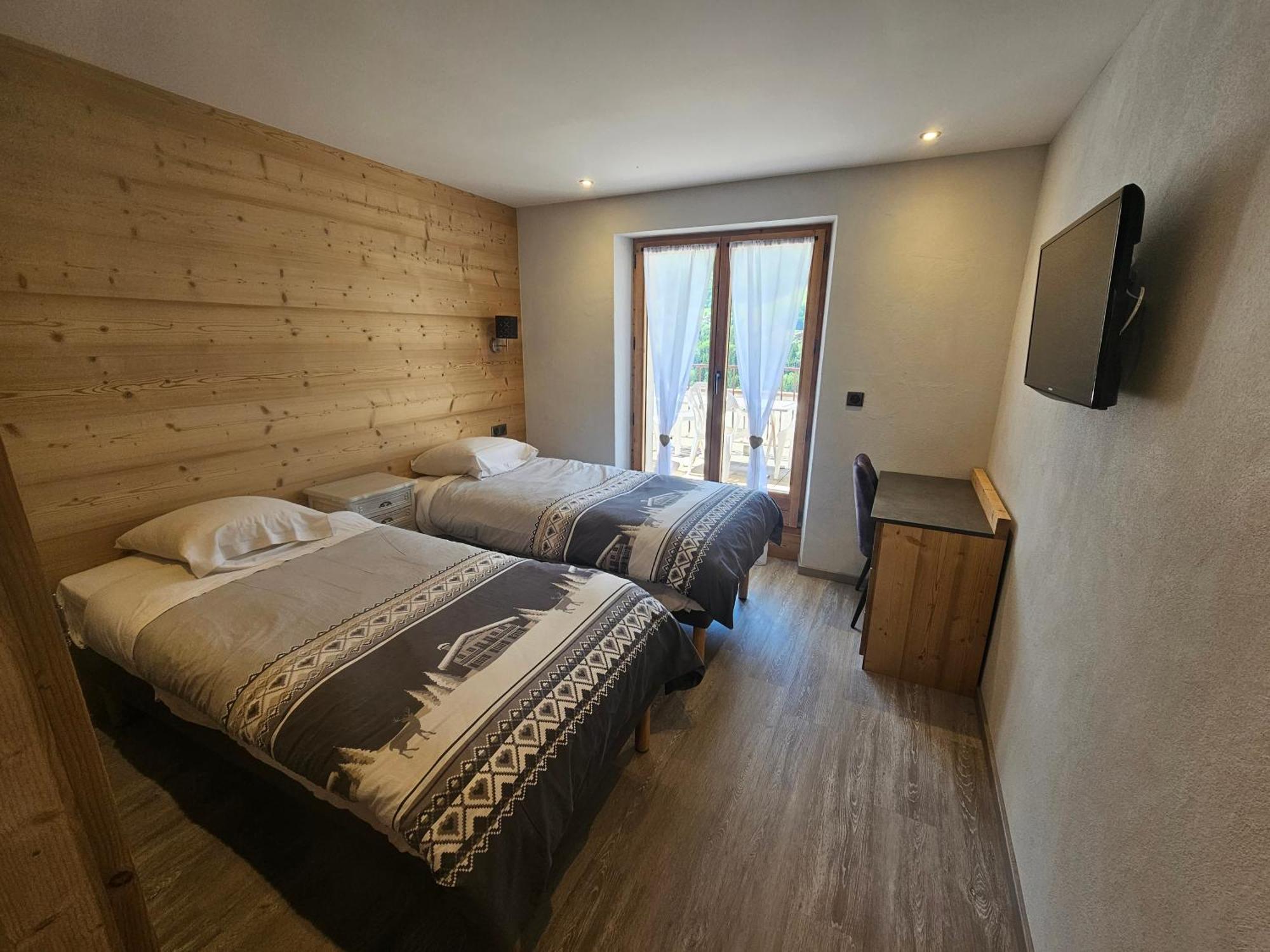 Hotel Plein Soleil Vacheresse Kültér fotó